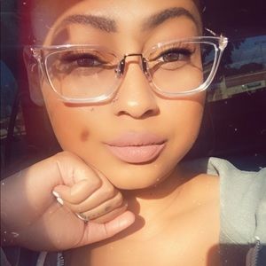 Meet your Posher, Karol